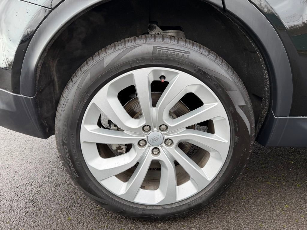 Used 2023 Land Rover Discovery Sport SE image 10