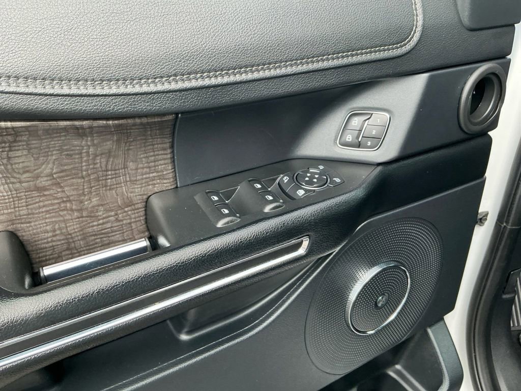 Used 2021 Ford Expedition Max Limited image 16