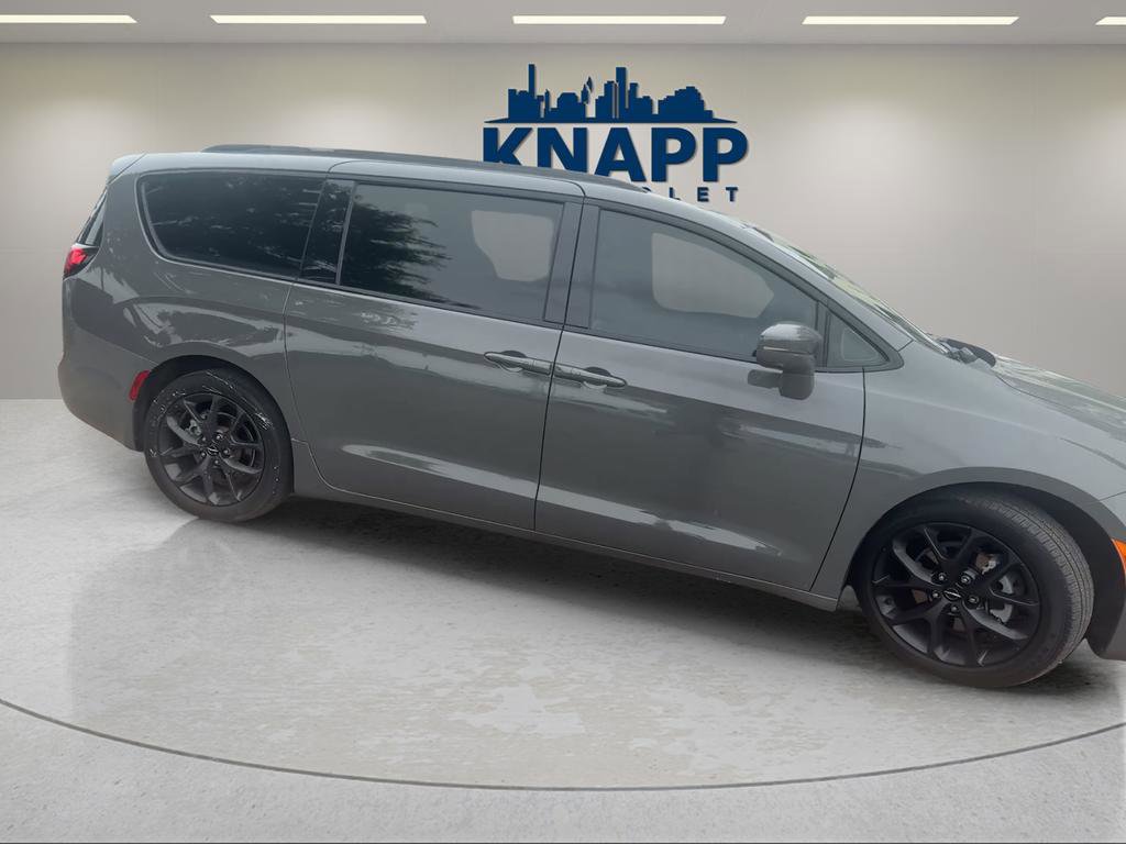 Used 2021 Chrysler Pacifica Touring-L w/ Premium & Safety Sphere Group FWD image 6