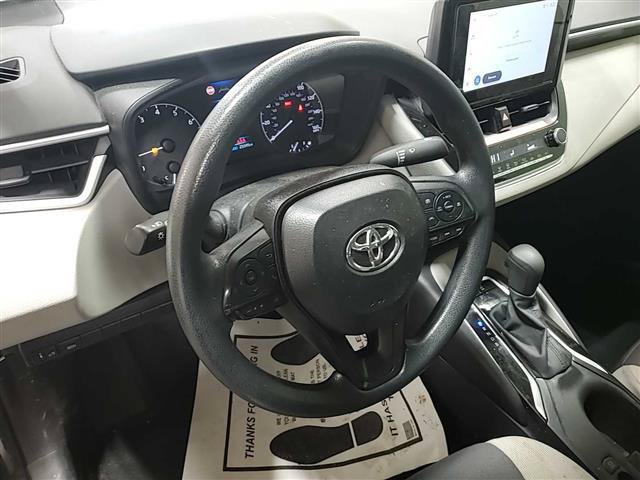 Used 2025 Toyota Corolla LE FWD image 6