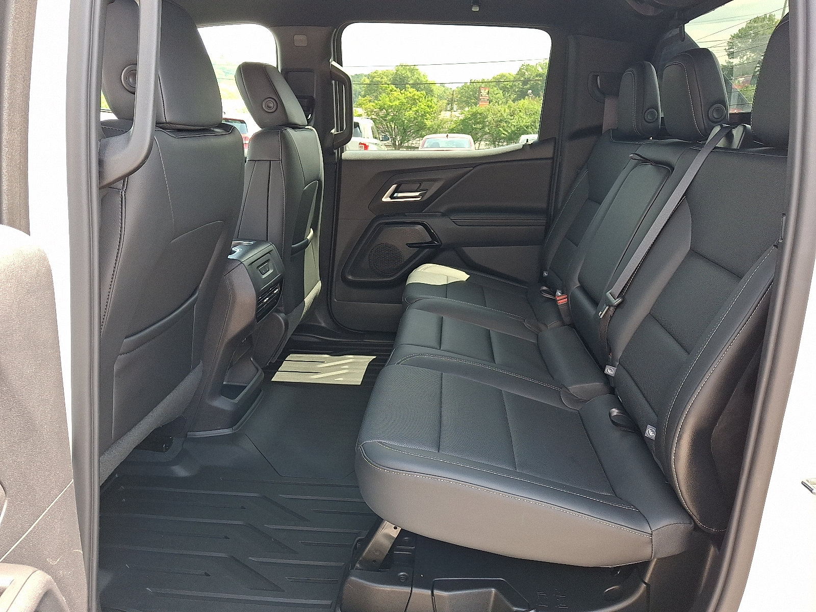Used 2026 Chevrolet Silverado EV LT AWD/4WD image 11