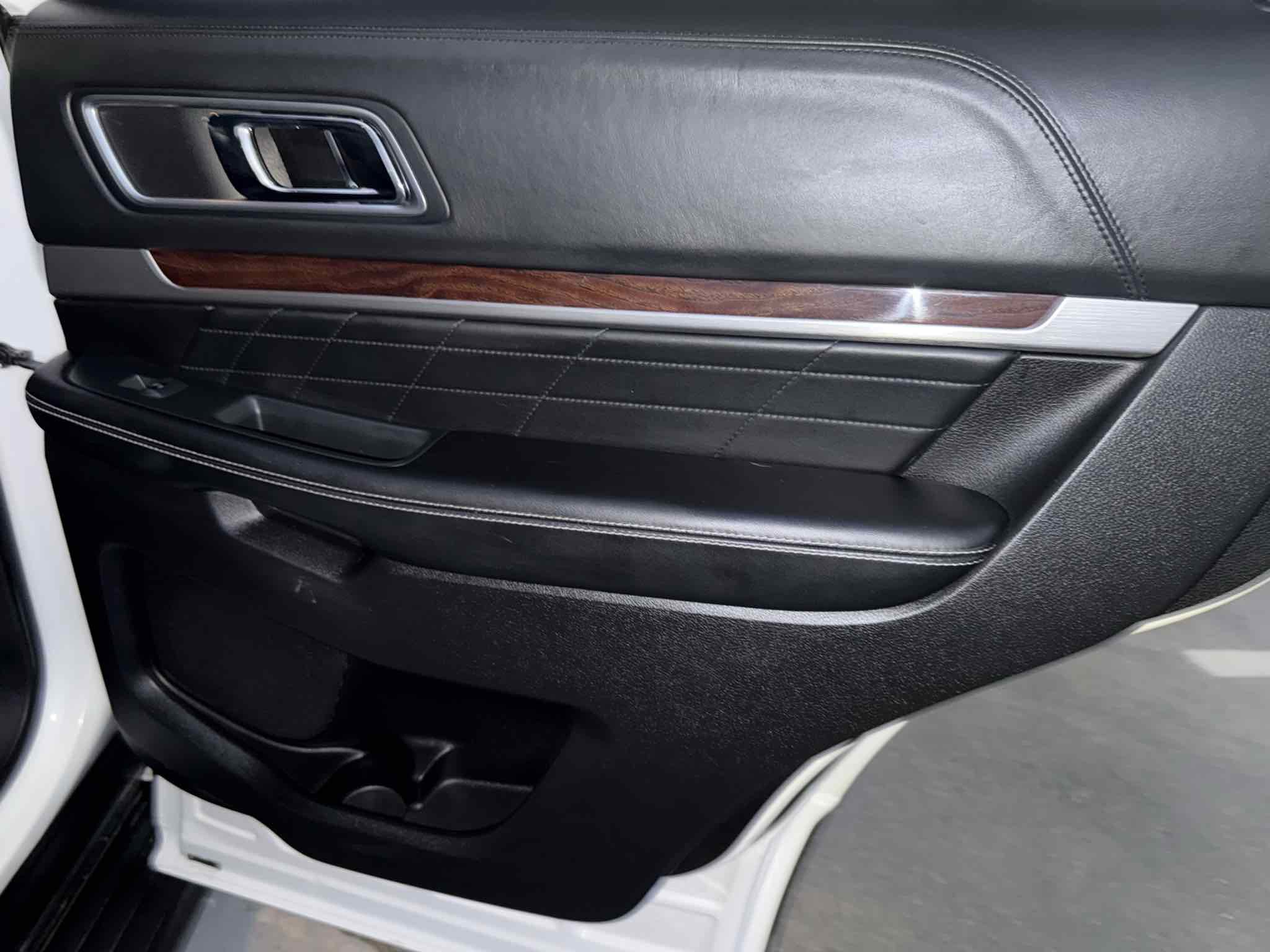 Used 2017 Ford Explorer Platinum image 69