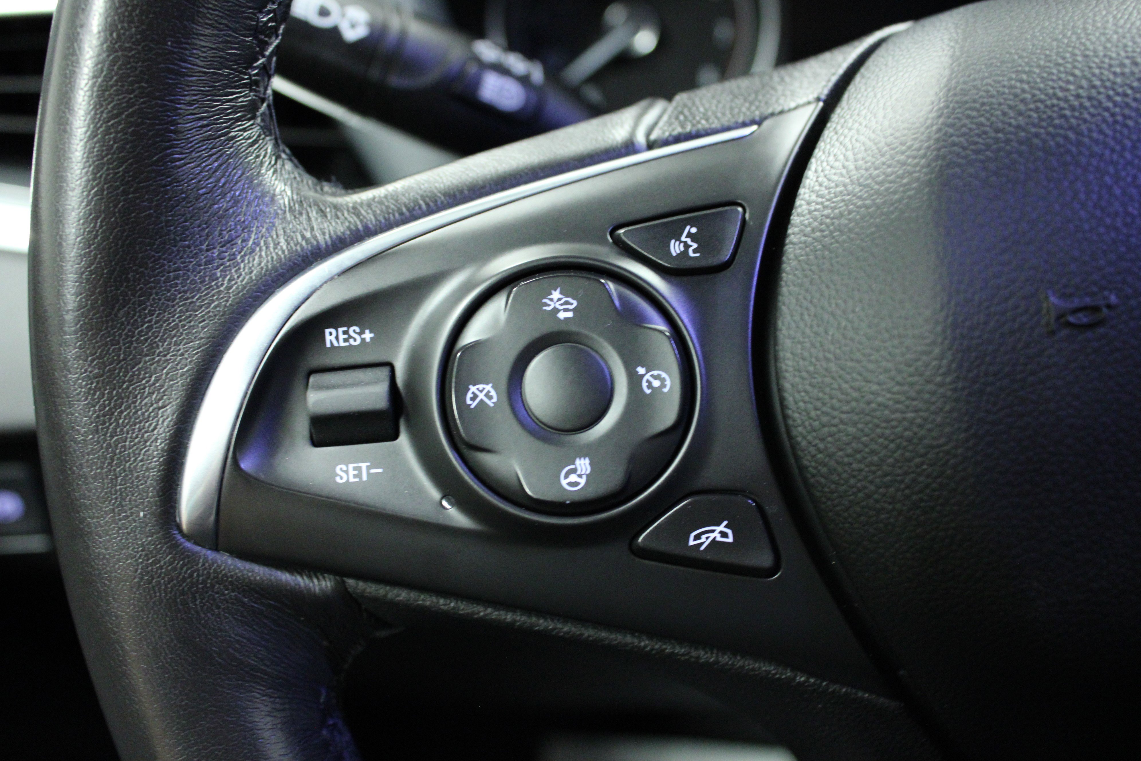 Used 2021 Buick Enclave Premium w/ Sun and Sites Package image 21