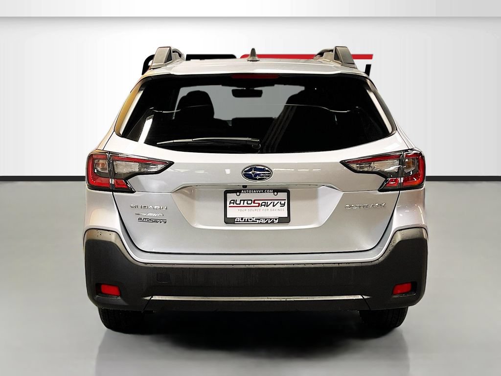 Used 2025 Subaru Outback Premium AWD/4WD image 6