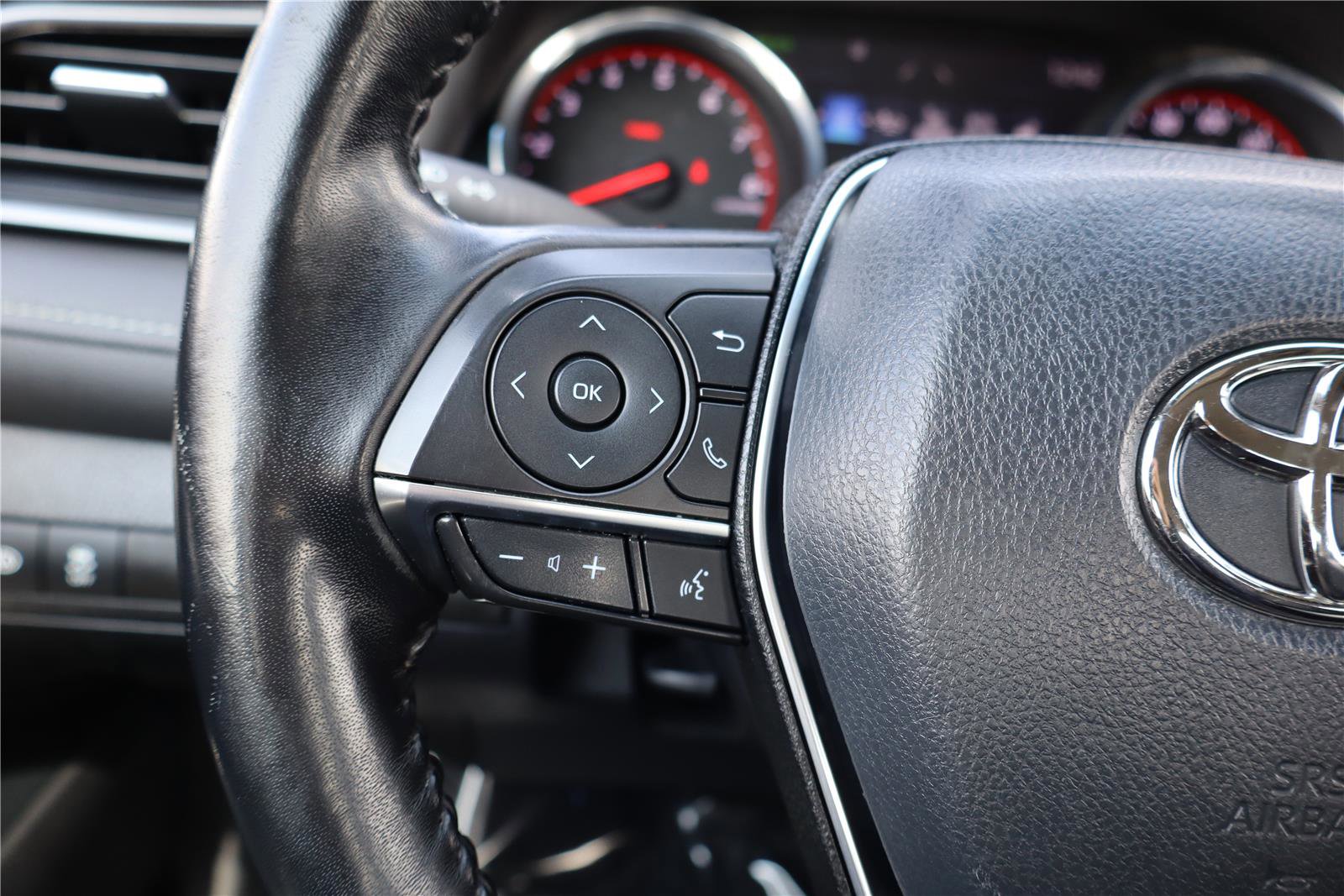 Used 2019 Toyota Camry XSE image 16