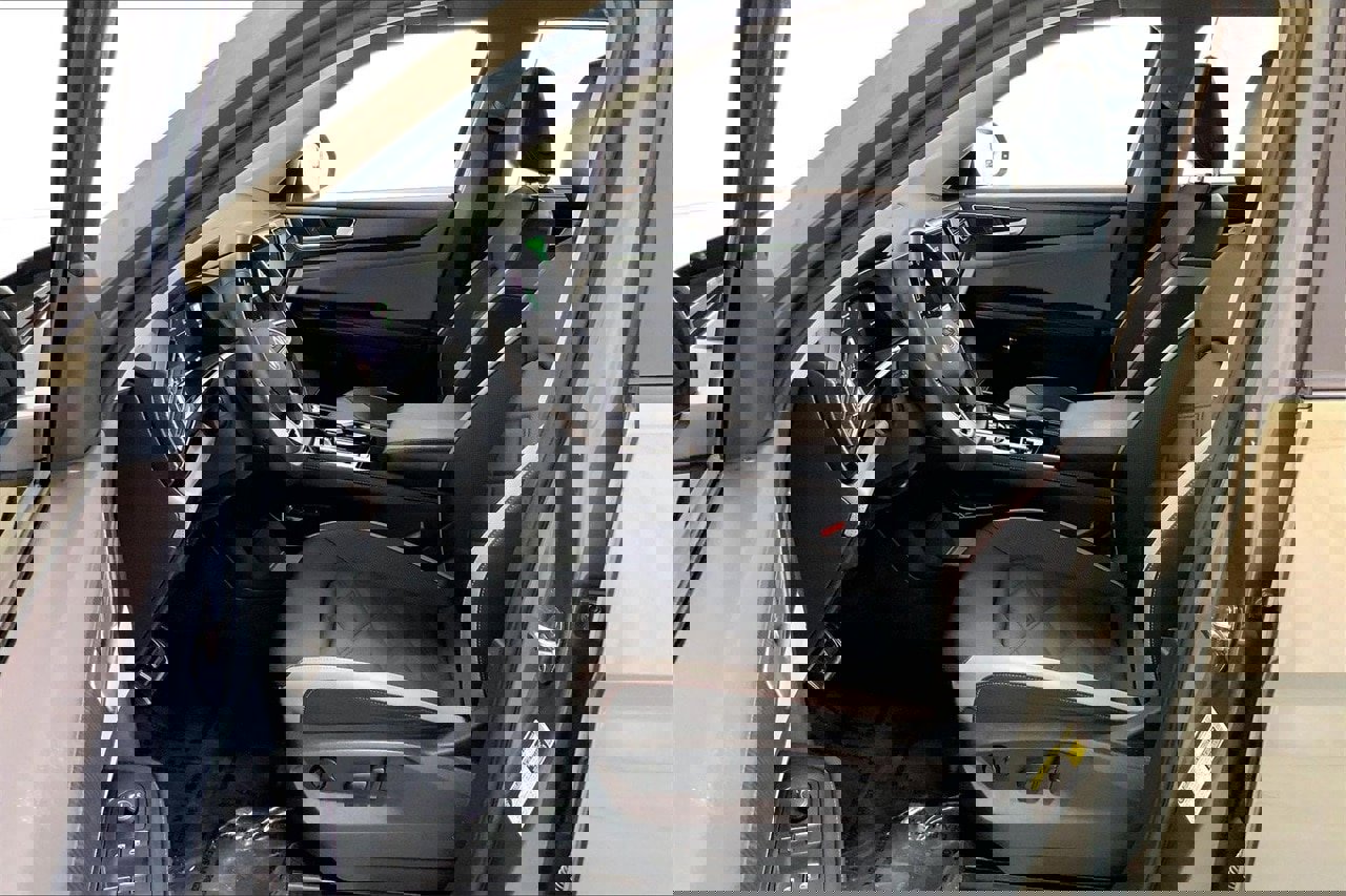 Used 2024 Volkswagen Atlas Peak Edition SE image 18