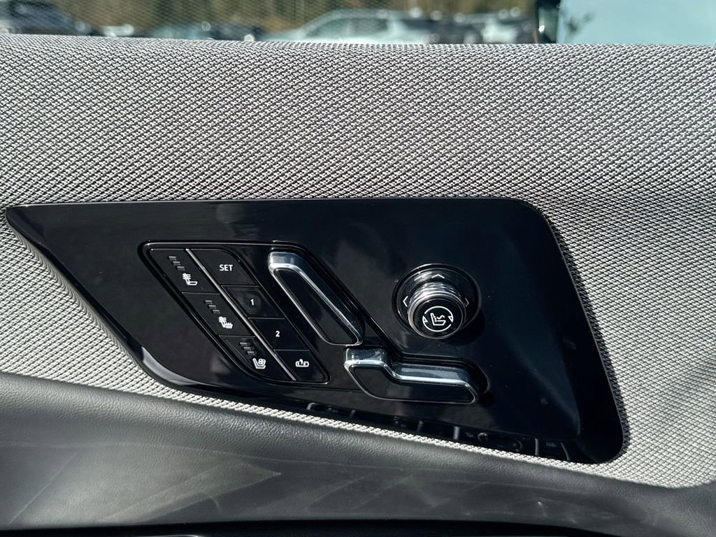 Used 2025 Cadillac Optiq Sport 2 image 14