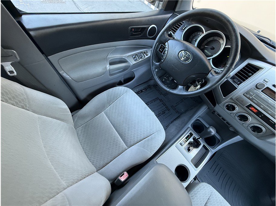 Used 2011 Toyota Tacoma PreRunner w/ SR5 Pkg #2 RWD image 10