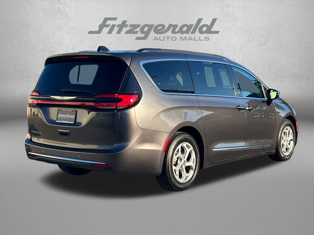Used 2023 Chrysler Pacifica Limited FWD image 8