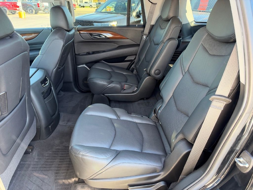 Used 2020 Cadillac Escalade Luxury AWD/4WD image 10