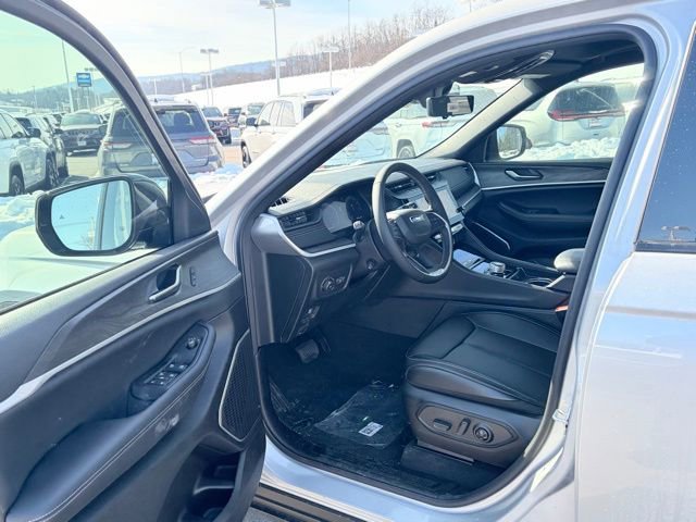 New 2026 Jeep Grand Cherokee Limited w/ Luxury Tech Group II image 15