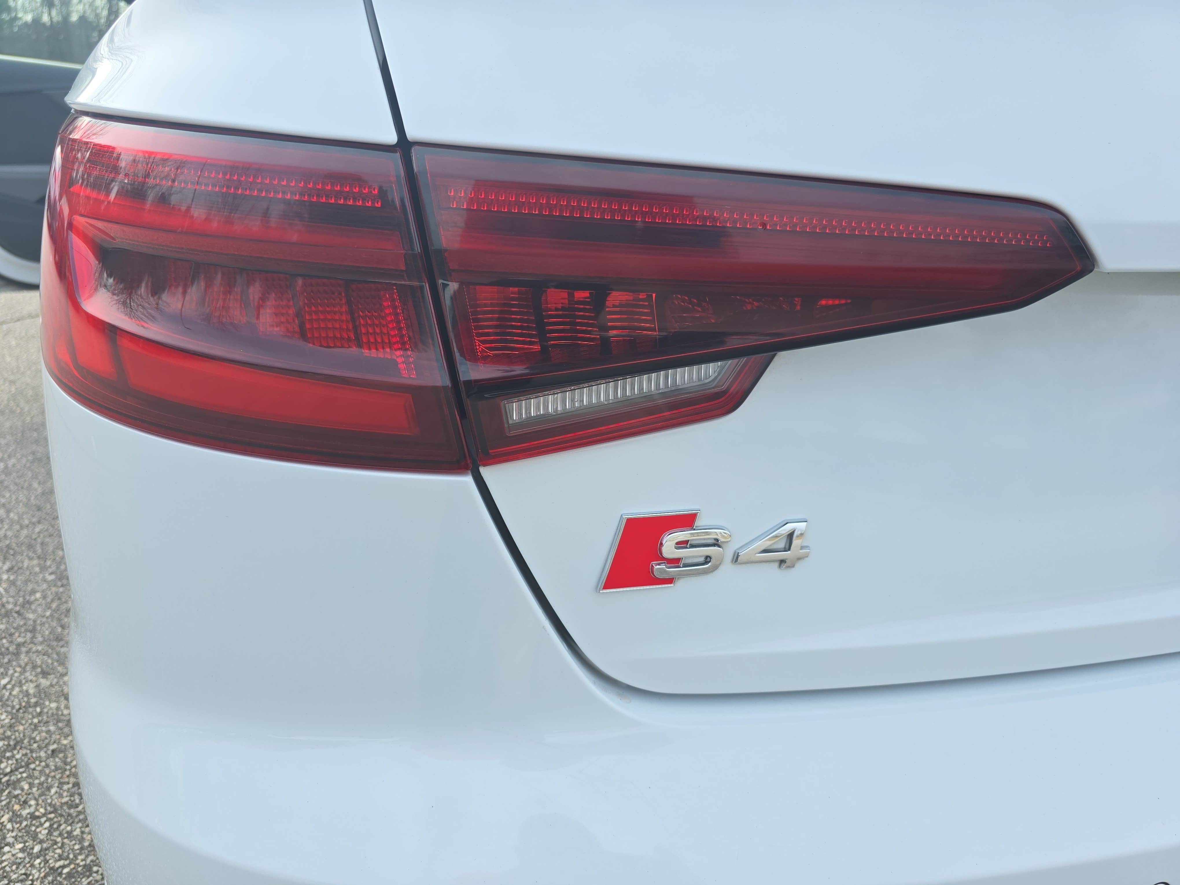 Used 2019 Audi S4 Premium Plus w/ Premium Plus Package image 32