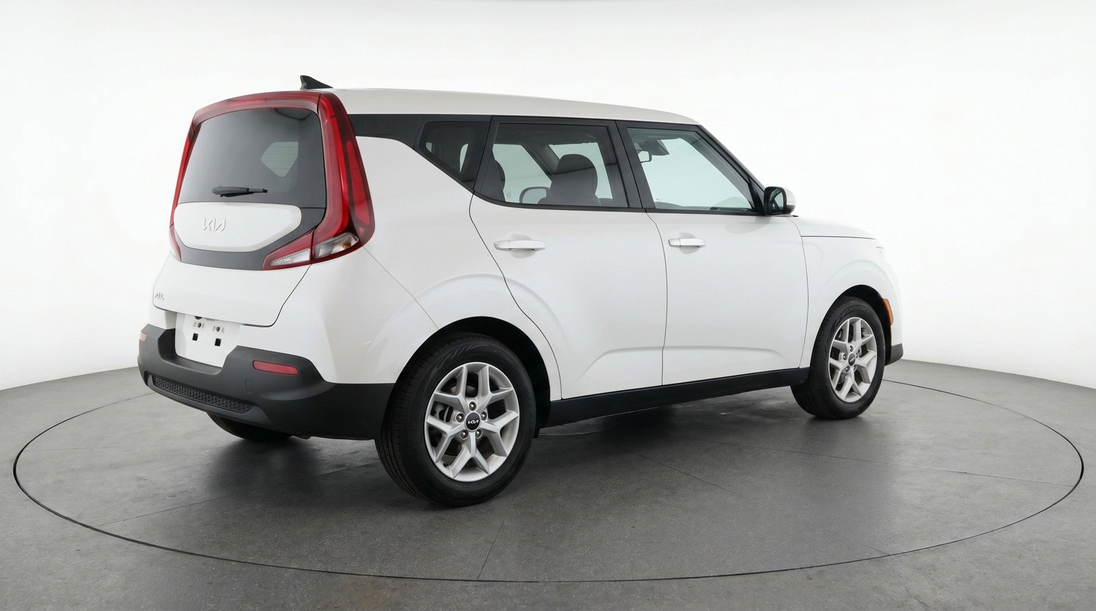 Used 2025 Kia Soul LX w/ LX Technology Package FWD image 9