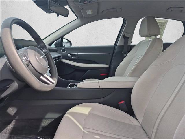 Used 2025 Hyundai Sonata SEL FWD image 16
