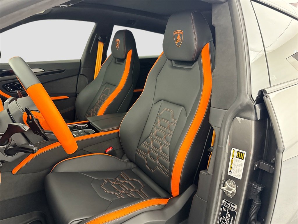 Used 2025 Lamborghini Urus SE image 22