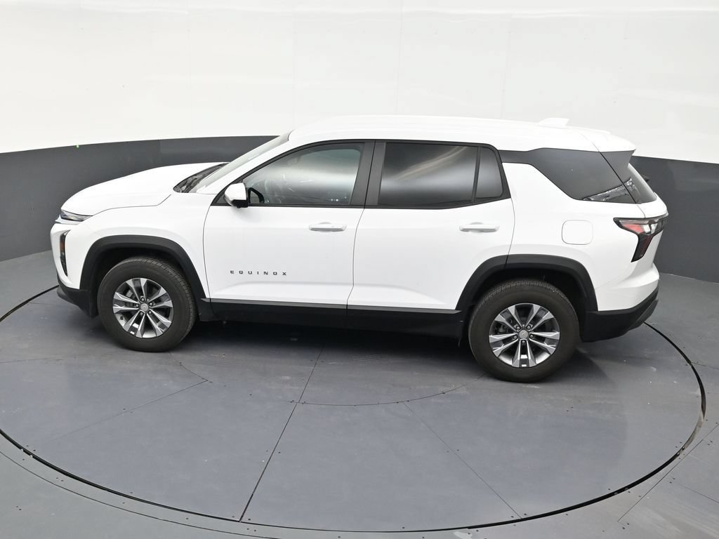 Used 2025 Chevrolet Equinox LT w/ Safety and Technology Package FWD image 13