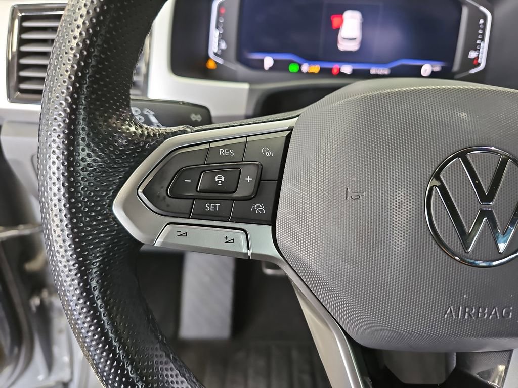 Used 2022 Volkswagen Atlas Cross Sport SEL R-Line AWD/4WD image 17