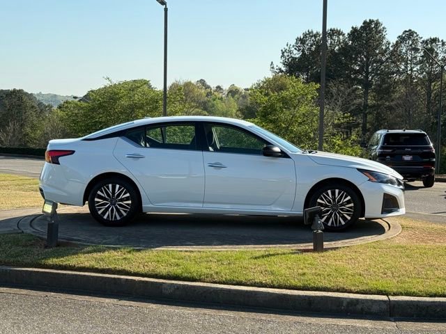 Used 2024 Nissan Altima 2.5 SV image 8