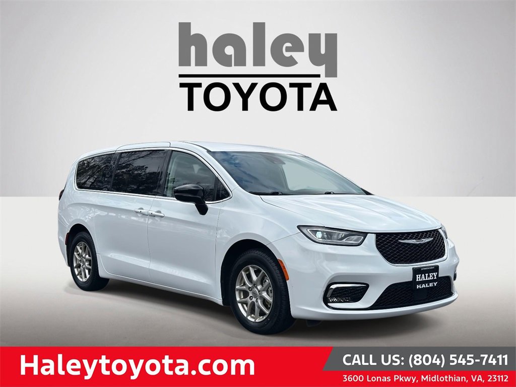 Used 2024 Chrysler Pacifica Touring-L image 1