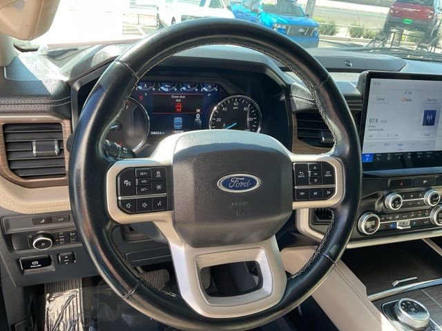 Used 2022 Ford Expedition Limited image 15