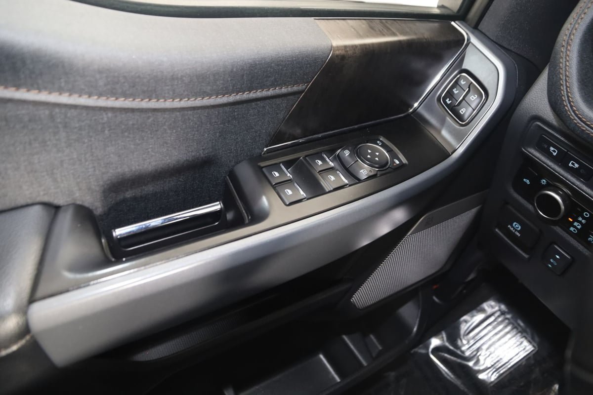 Used 2023 Ford F150 Lightning Lariat AWD/4WD image 33