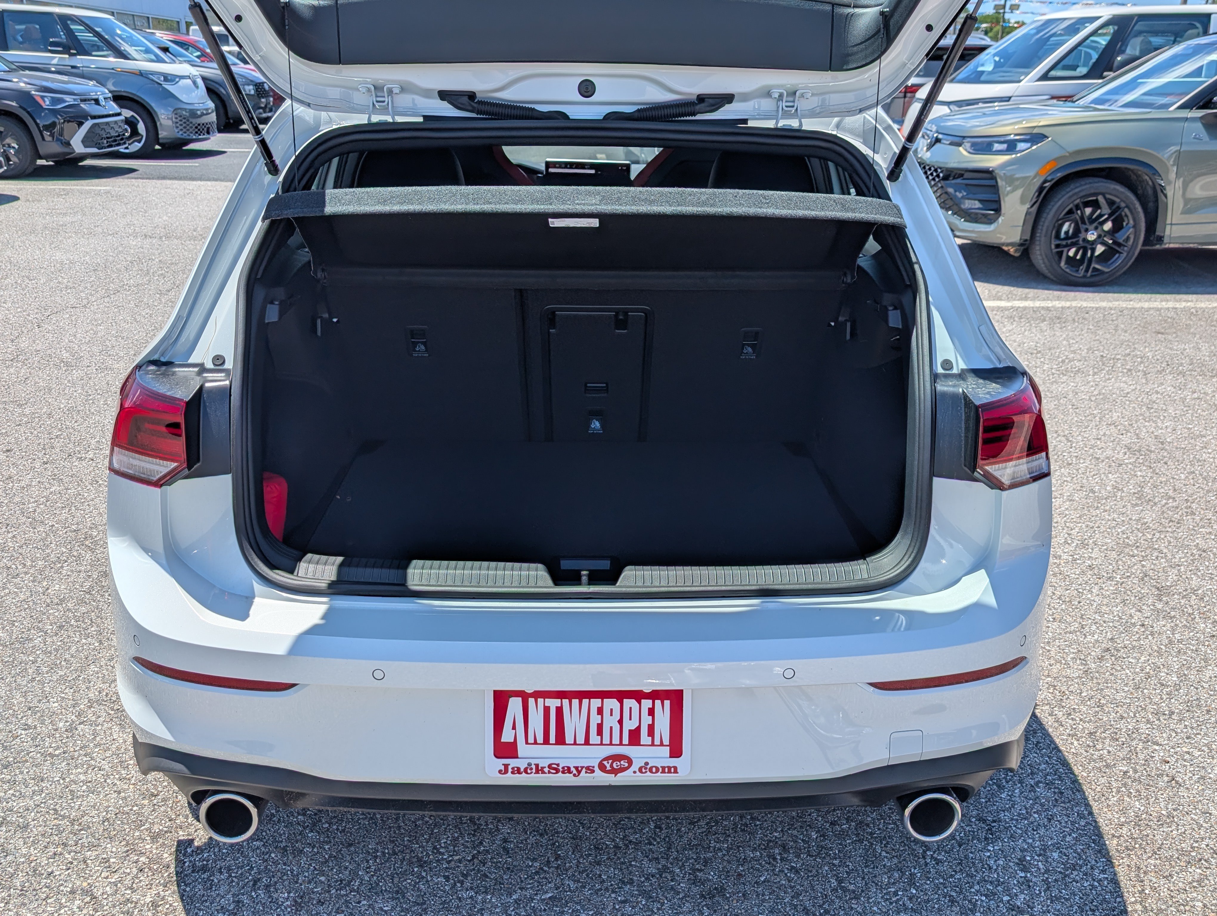 New 2026 Volkswagen GTI SE FWD image 10