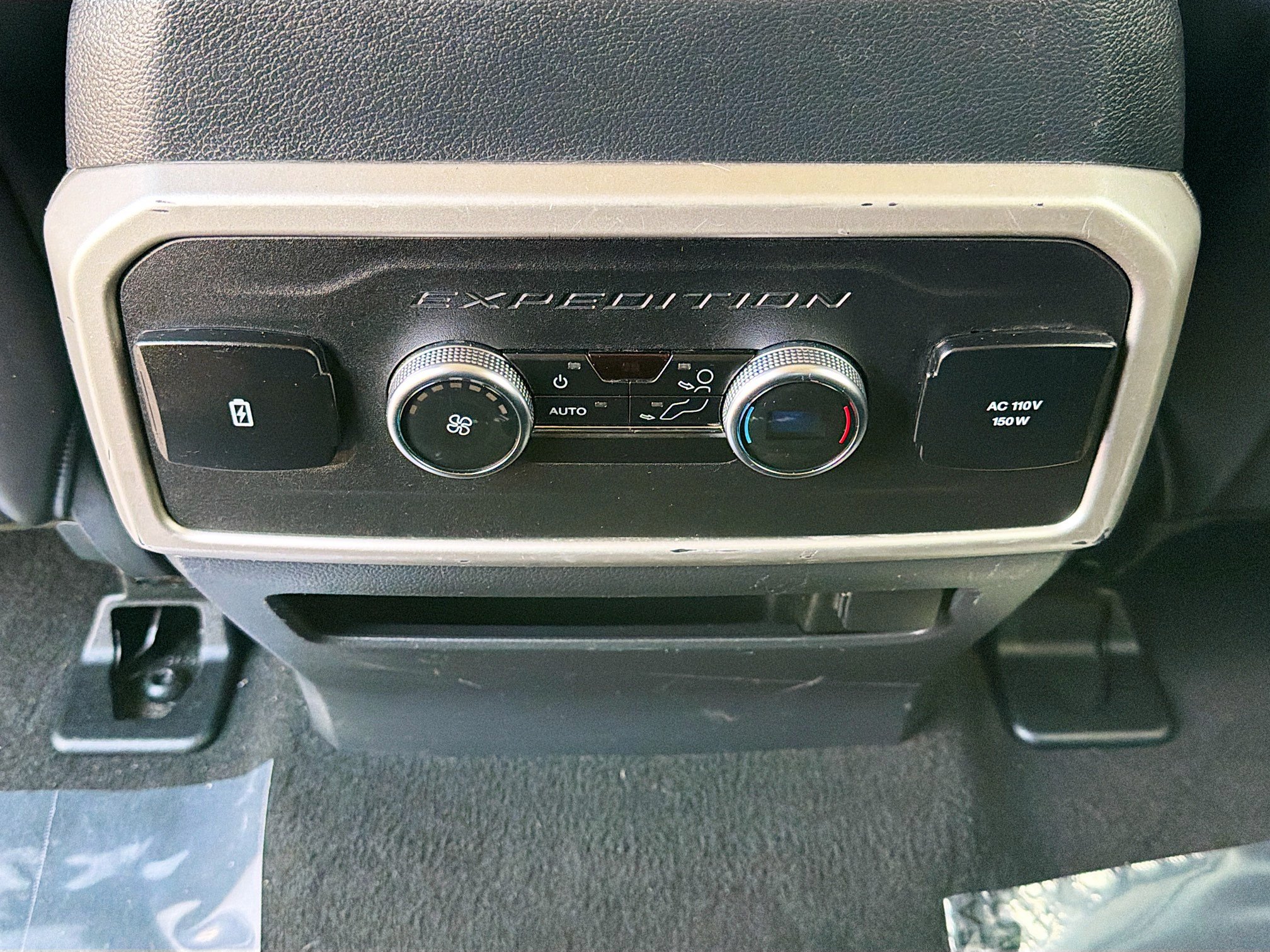 Used 2024 Ford Expedition XLT AWD/4WD image 19