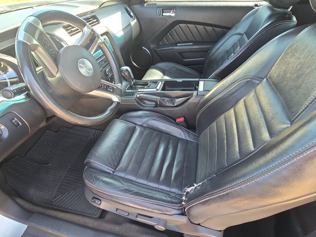 Used 2013 Ford Mustang Premium RWD image 15