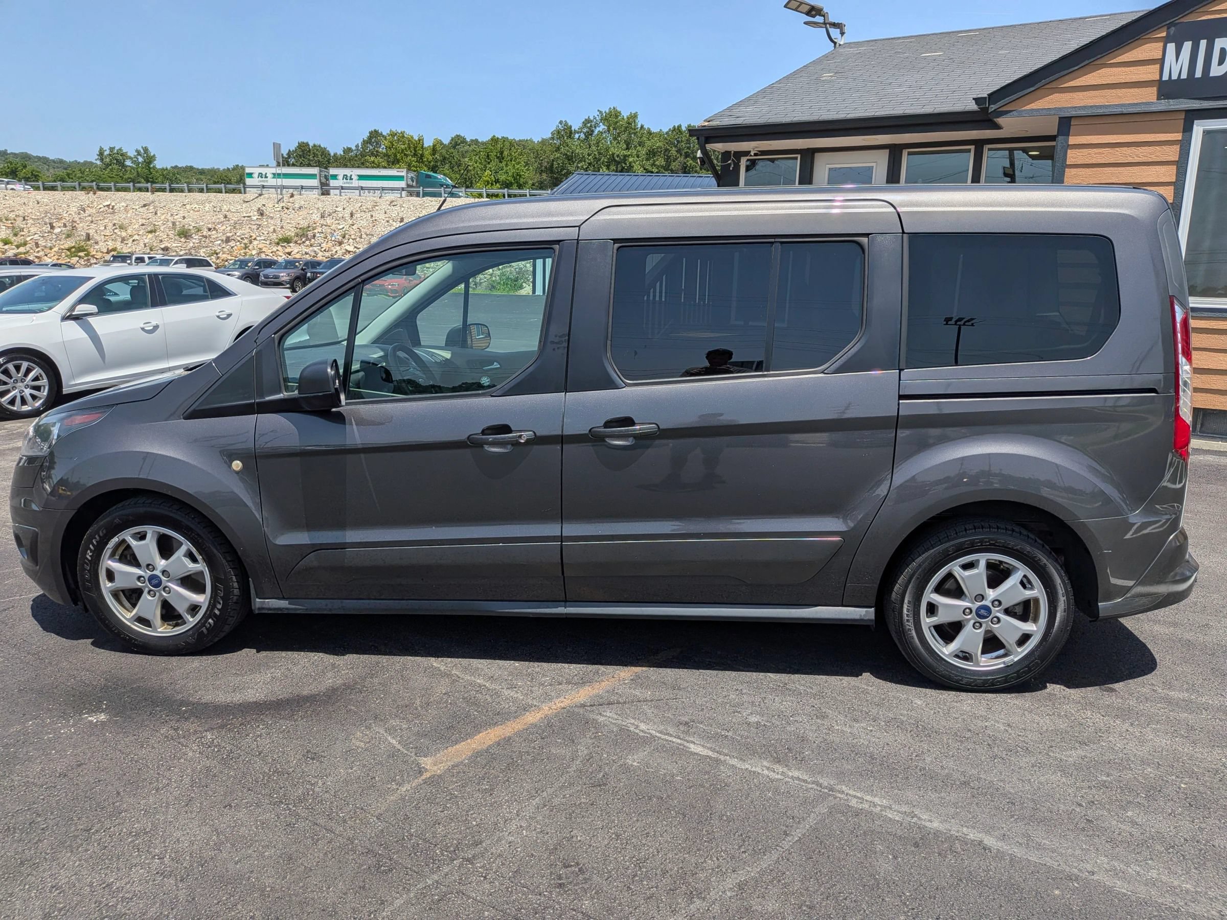 Used 2015 Ford Transit Connect XLT FWD image 3