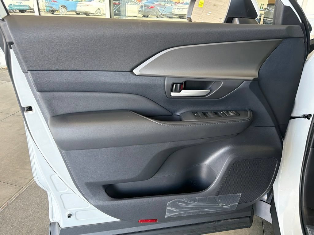 New 2026 Toyota Grand Highlander XLE FWD image 15