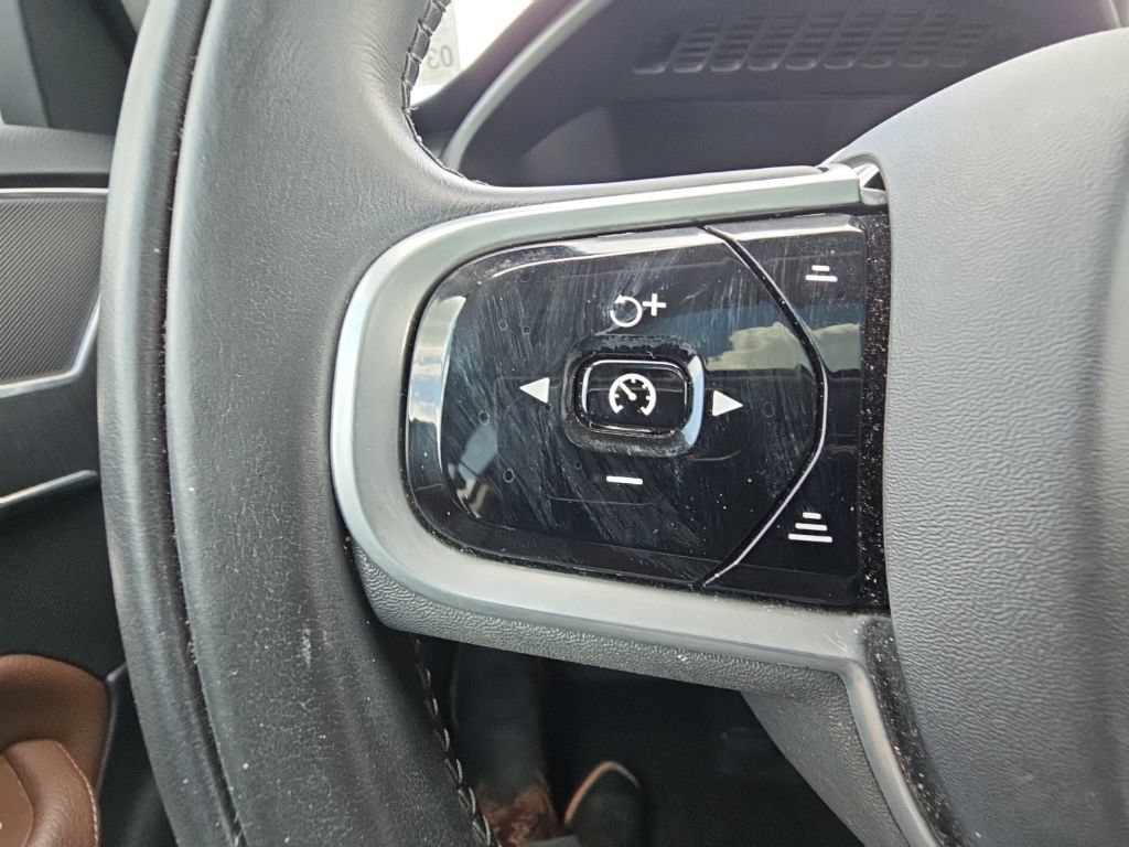 Used 2020 Volvo XC90 T6 Momentum w/ Protection Package Premier AWD/4WD image 44