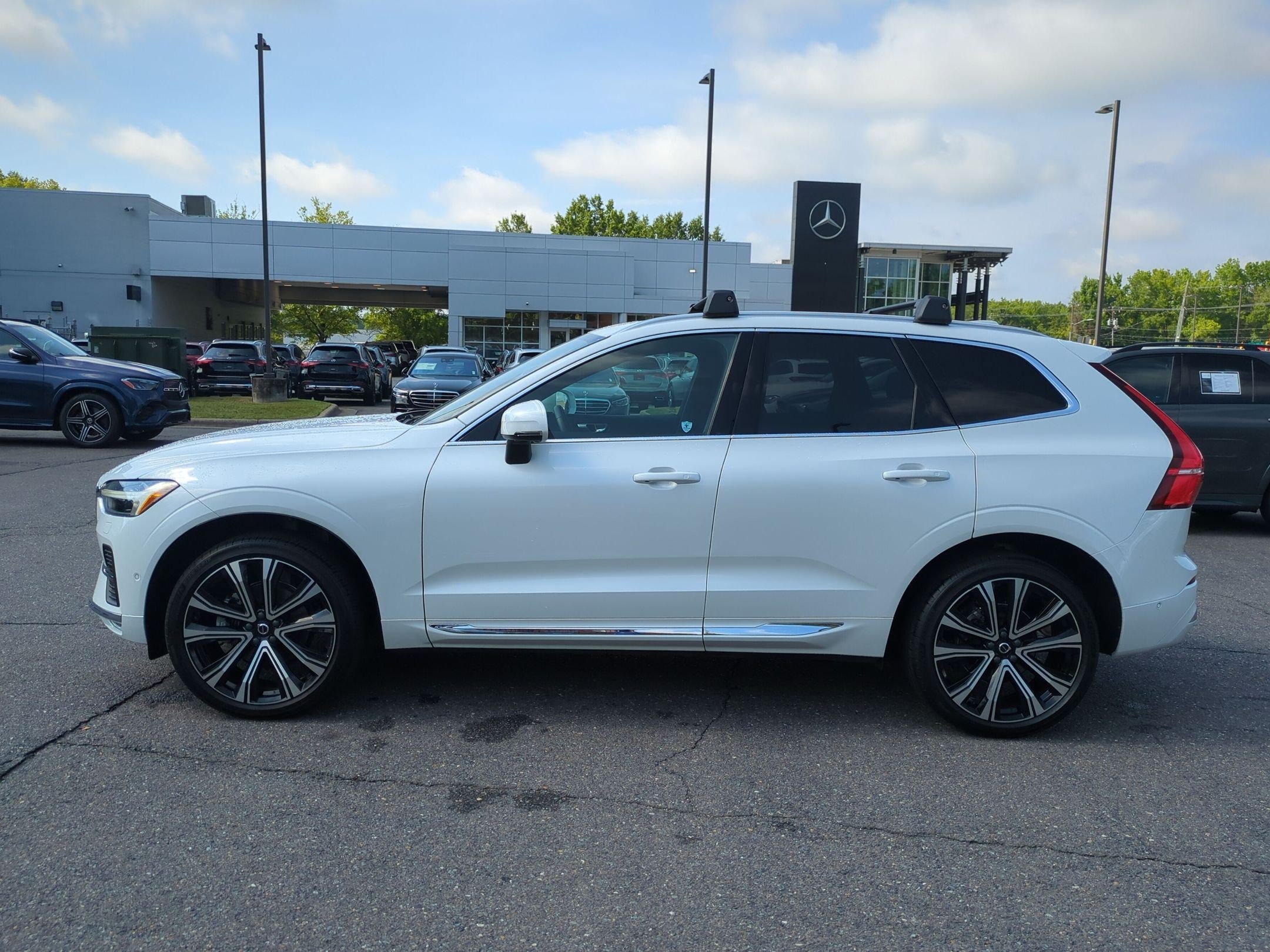 Used 2023 Volvo XC60 B5 Ultimate w/ Climate Package AWD/4WD image 6