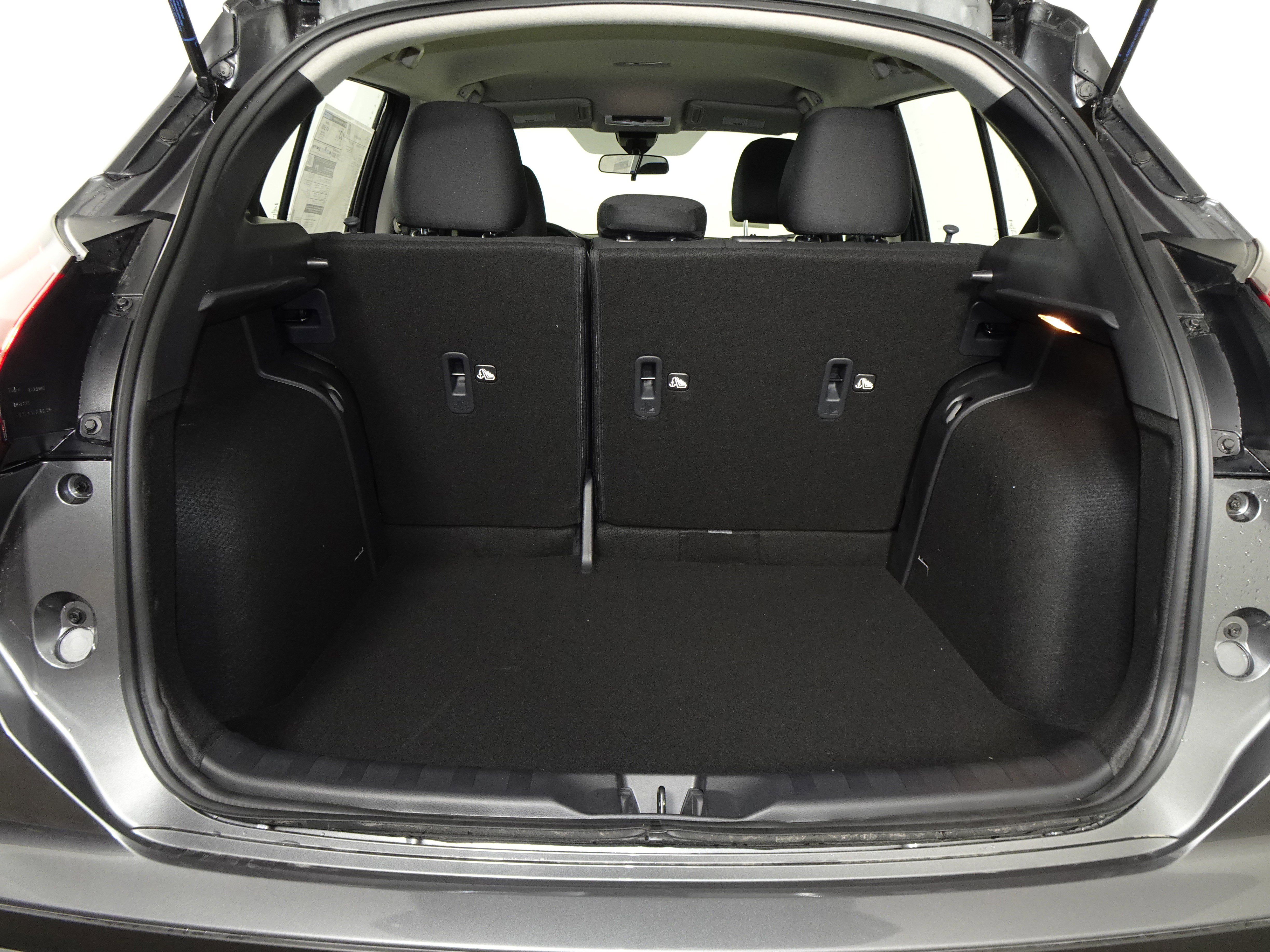 New 2025 Nissan Kicks Play S image 11