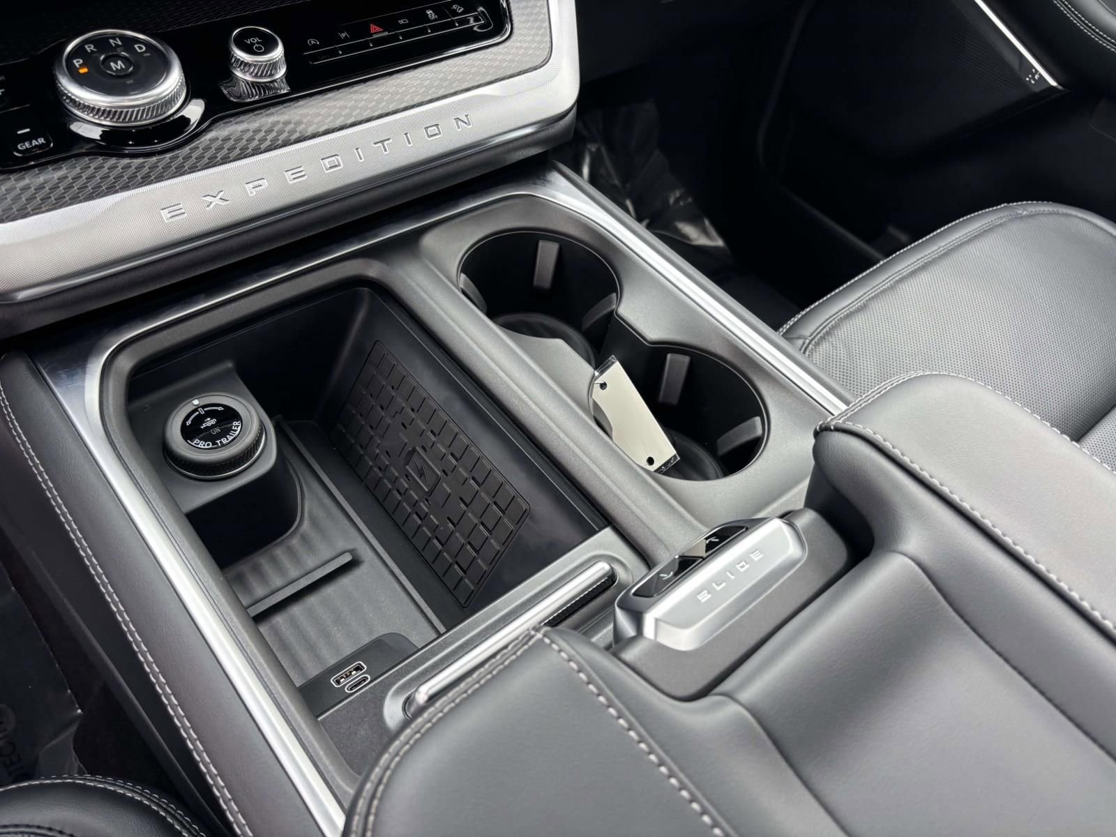 New 2025 Ford Expedition Max Platinum w/ Stealth Performance Package image 23