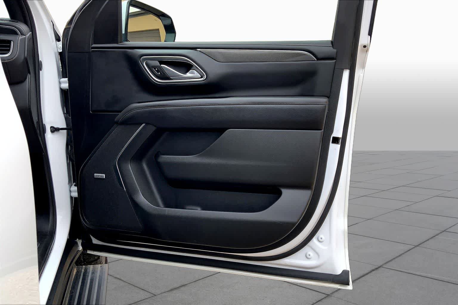 Used 2024 GMC Yukon XL AT4 w/ AT4 Premium Plus Package AWD/4WD image 44