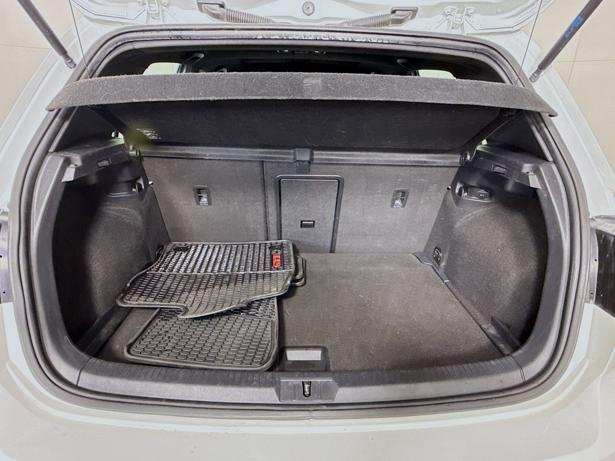 Used 2017 Volkswagen GTI SE image 35