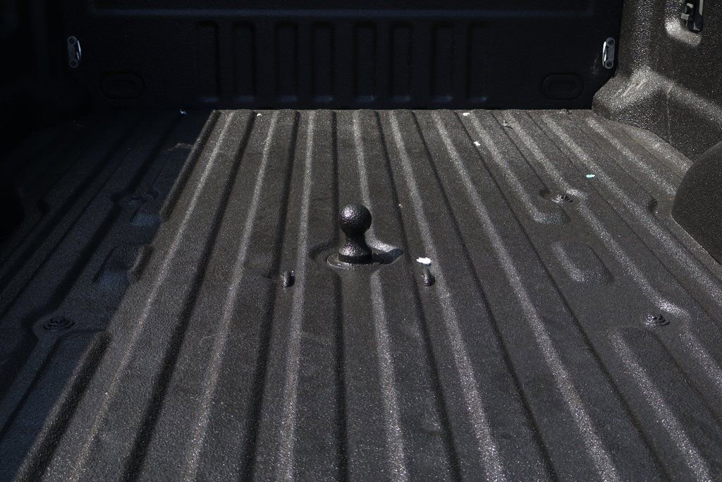 Used 2017 Ford F350 Lariat w/ Chrome Package image 9