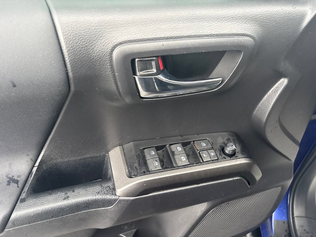 Used 2022 Toyota Tacoma TRD Sport w/ Technology Package AWD/4WD image 19