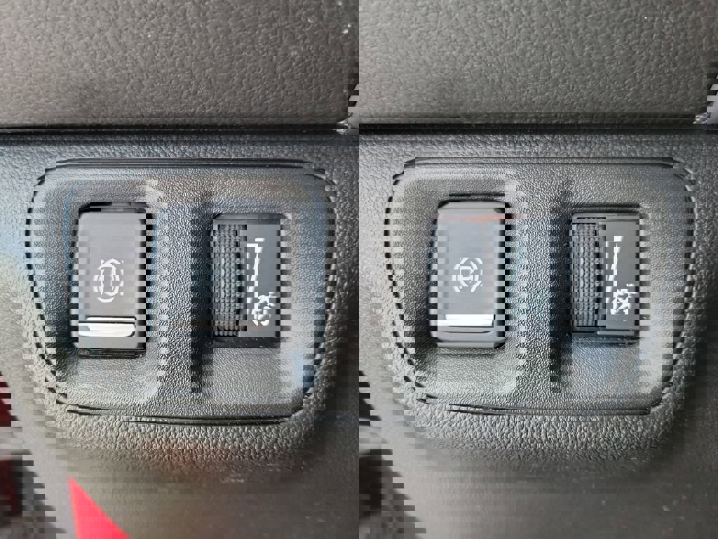 Used 2023 GMC Acadia SLE w/ Driver Convenience Package image 23