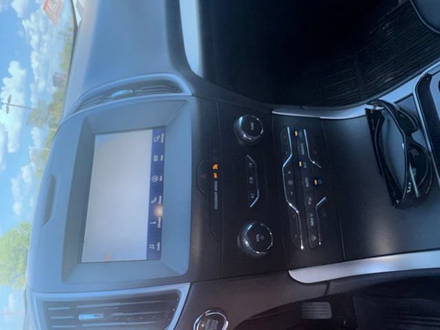 Used 2019 Ford Edge SEL w/ Equipment Group 201A AWD/4WD image 8