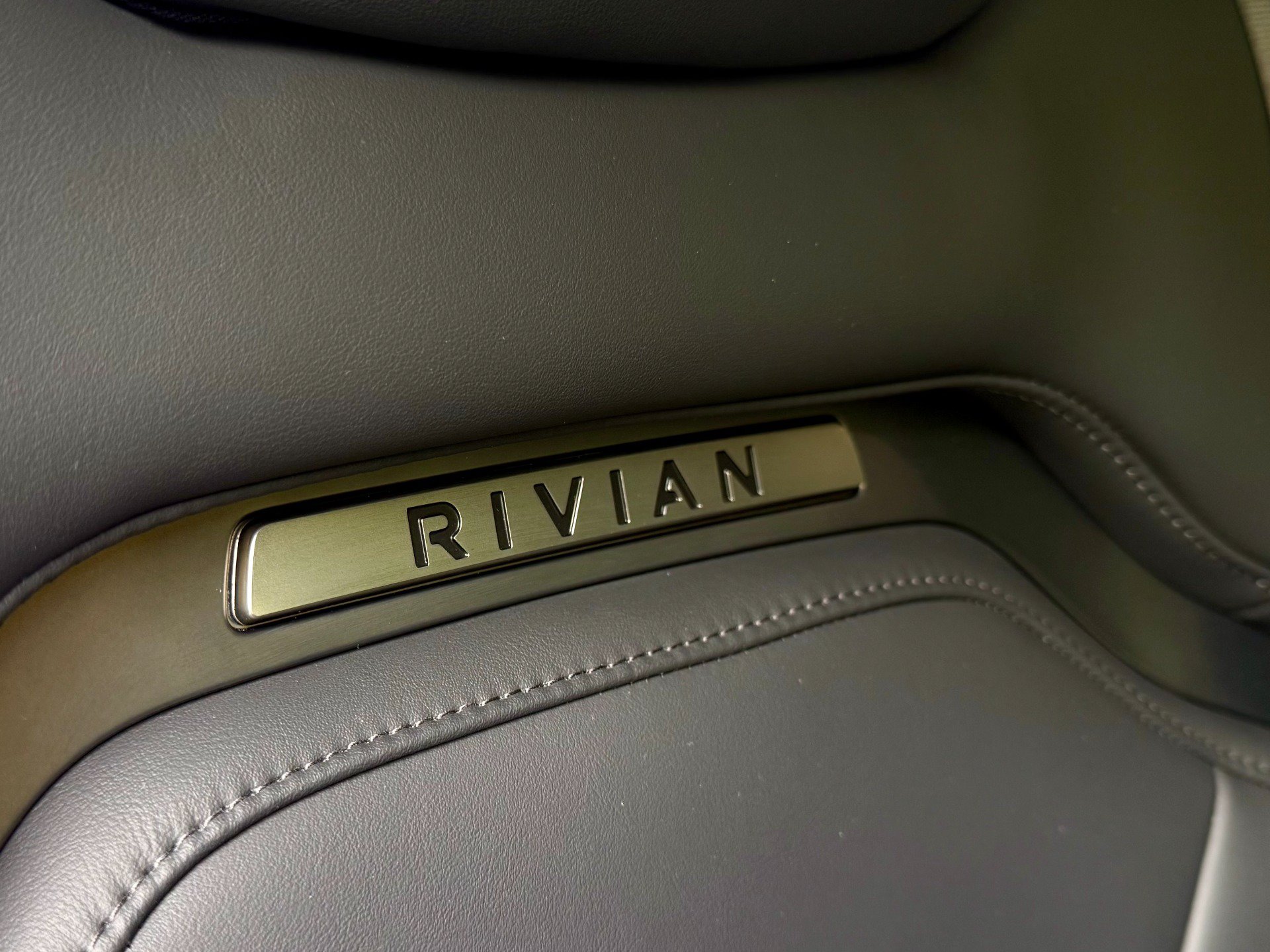 Used 2024 Rivian R1T Adventure AWD/4WD image 33