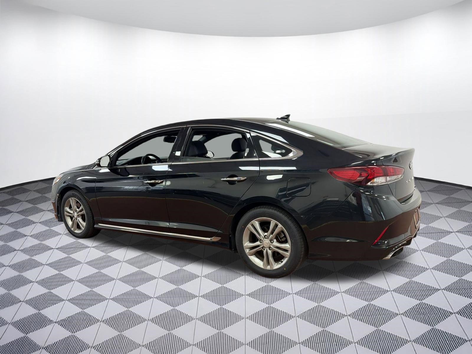 Used 2018 Hyundai Sonata Sport image 3