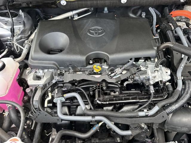 Used 2025 Toyota RAV4 XSE AWD/4WD image 36