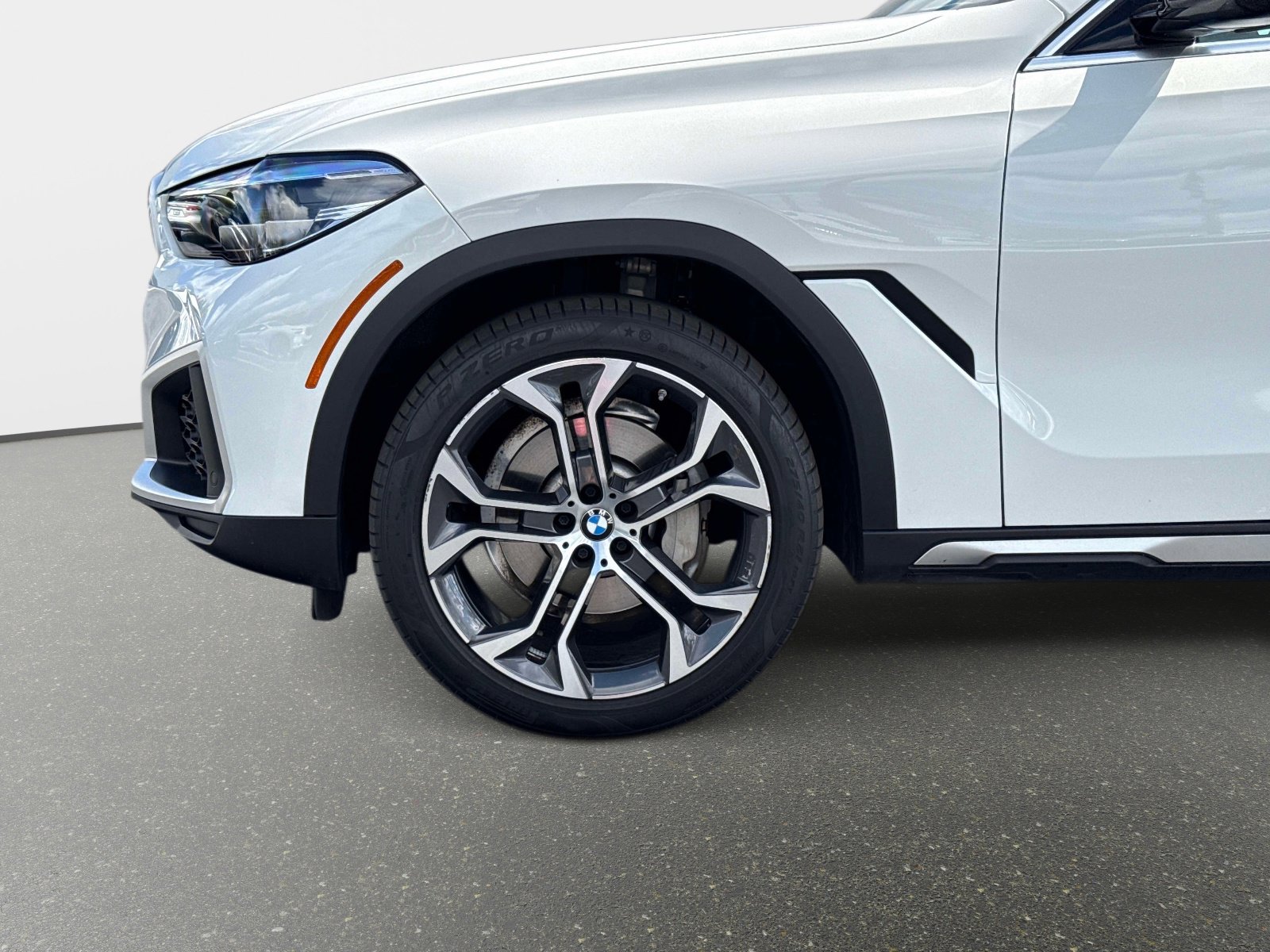 Used 2023 BMW X6 xDrive40i w/ Premium Package image 11