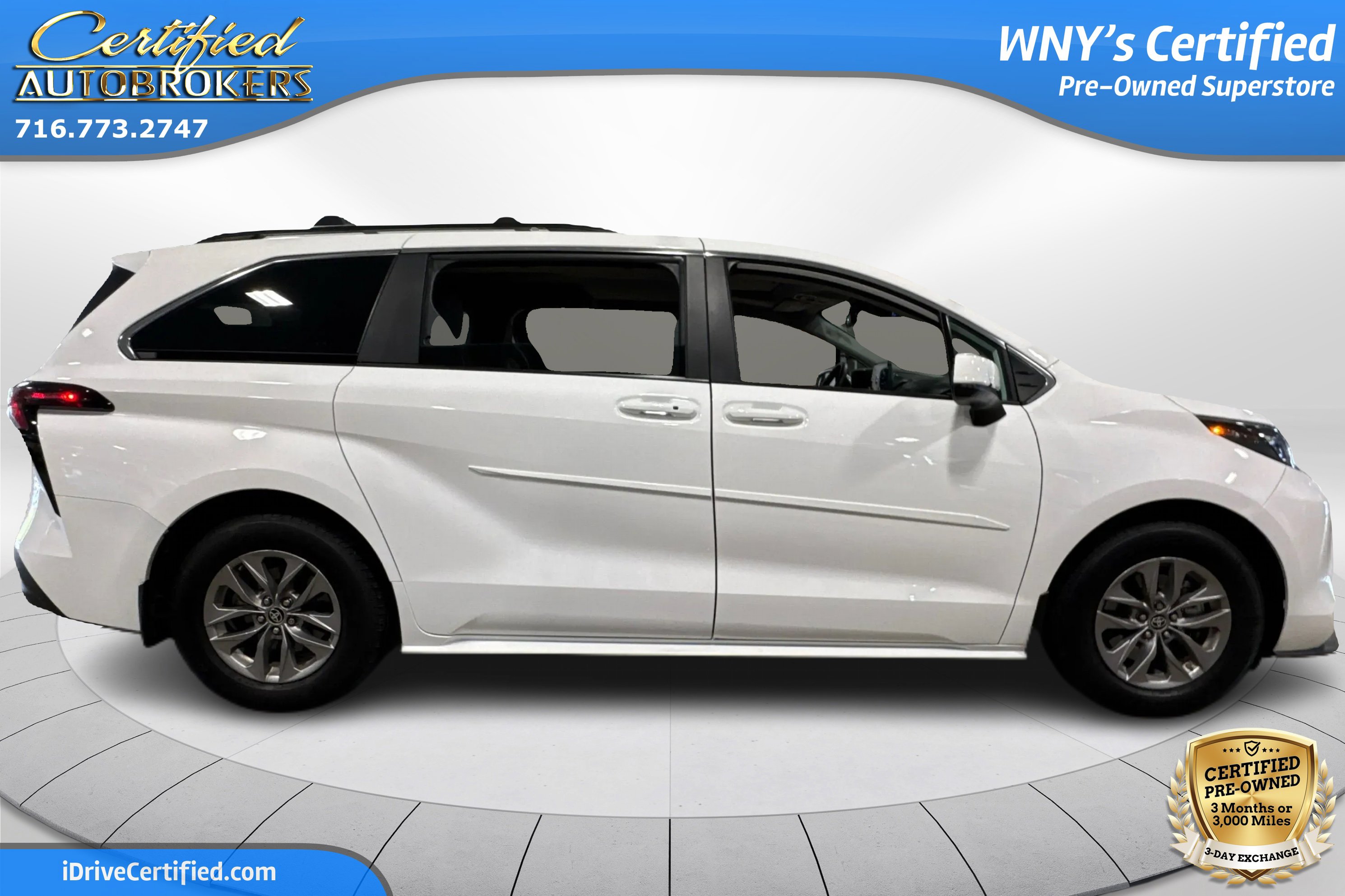 Used 2024 Toyota Sienna LE image 4