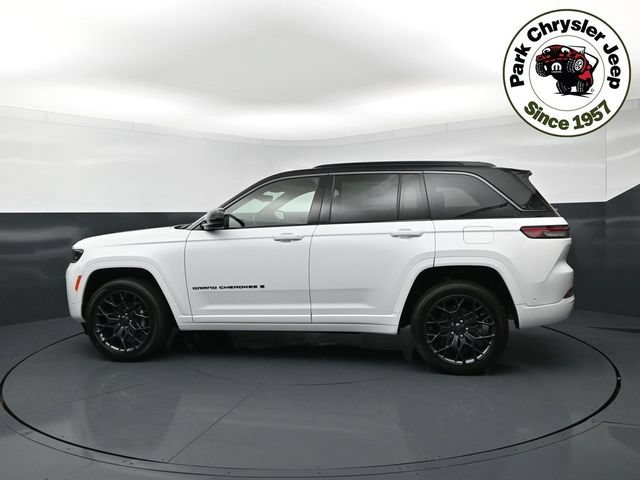 New 2026 Jeep Grand Cherokee Summit w/ Obsidian Package AWD/4WD image 3
