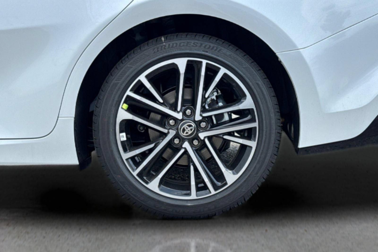 New 2026 Toyota Camry XLE w/ Premium Plus Package FWD image 33