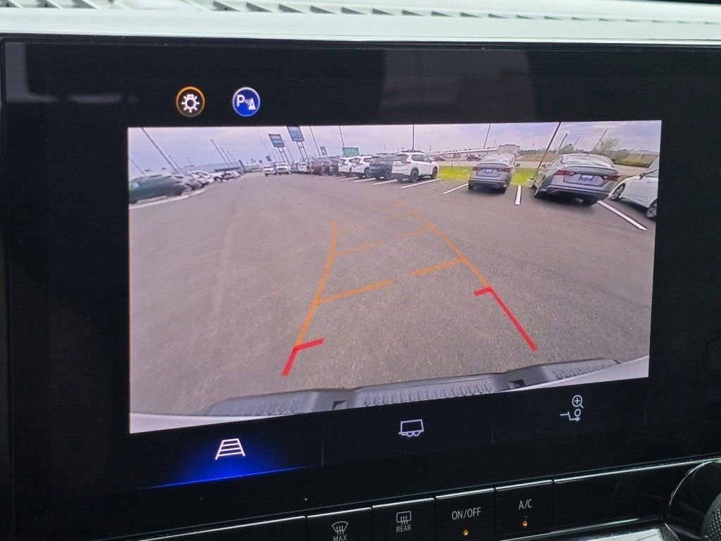 Used 2025 Chevrolet Colorado W/T w/ Advanced Trailering Package image 6