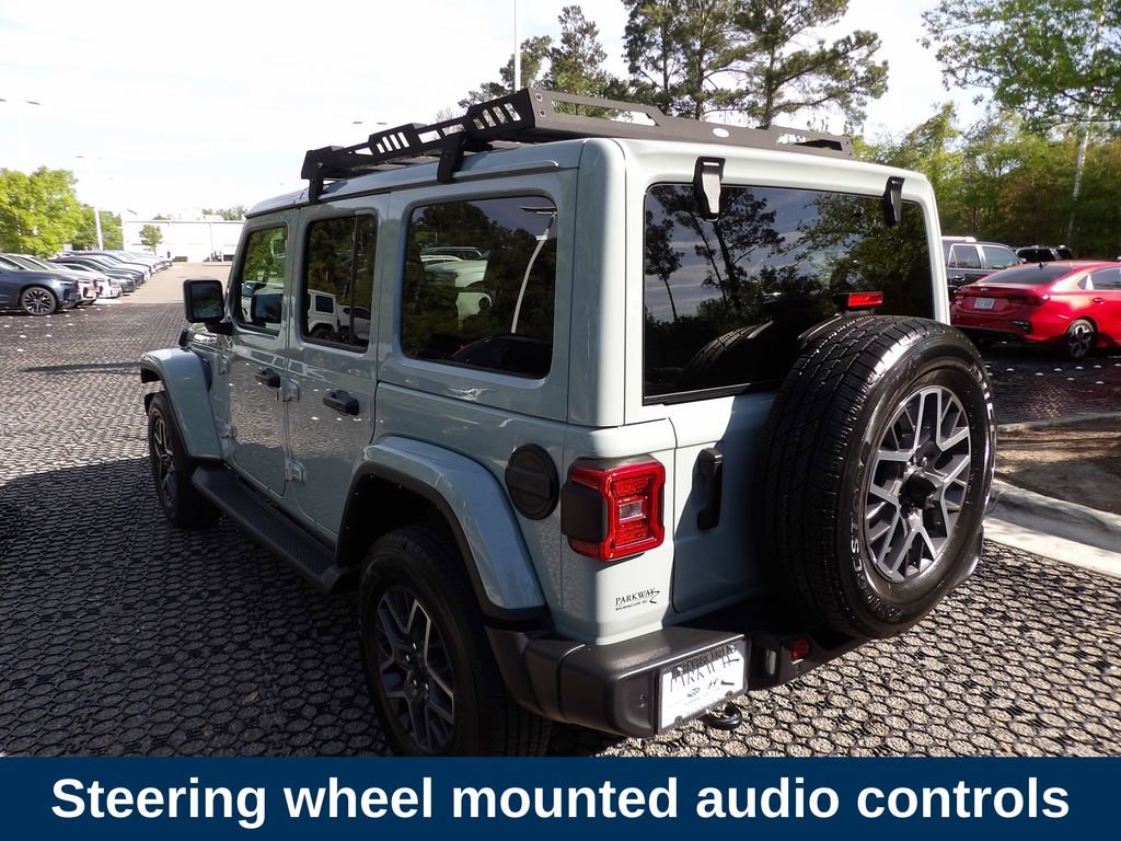 Used 2024 Jeep Wrangler Sahara w/ Technology Group AWD/4WD image 8