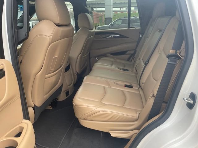 Used 2020 Cadillac Escalade Platinum RWD image 13